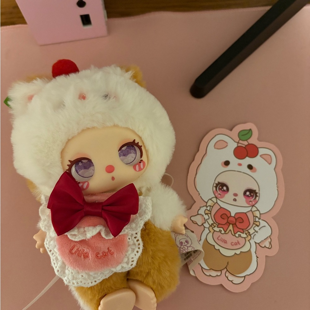 Lilia’s chef kitten (Cherry Toast Bread) plush keychain